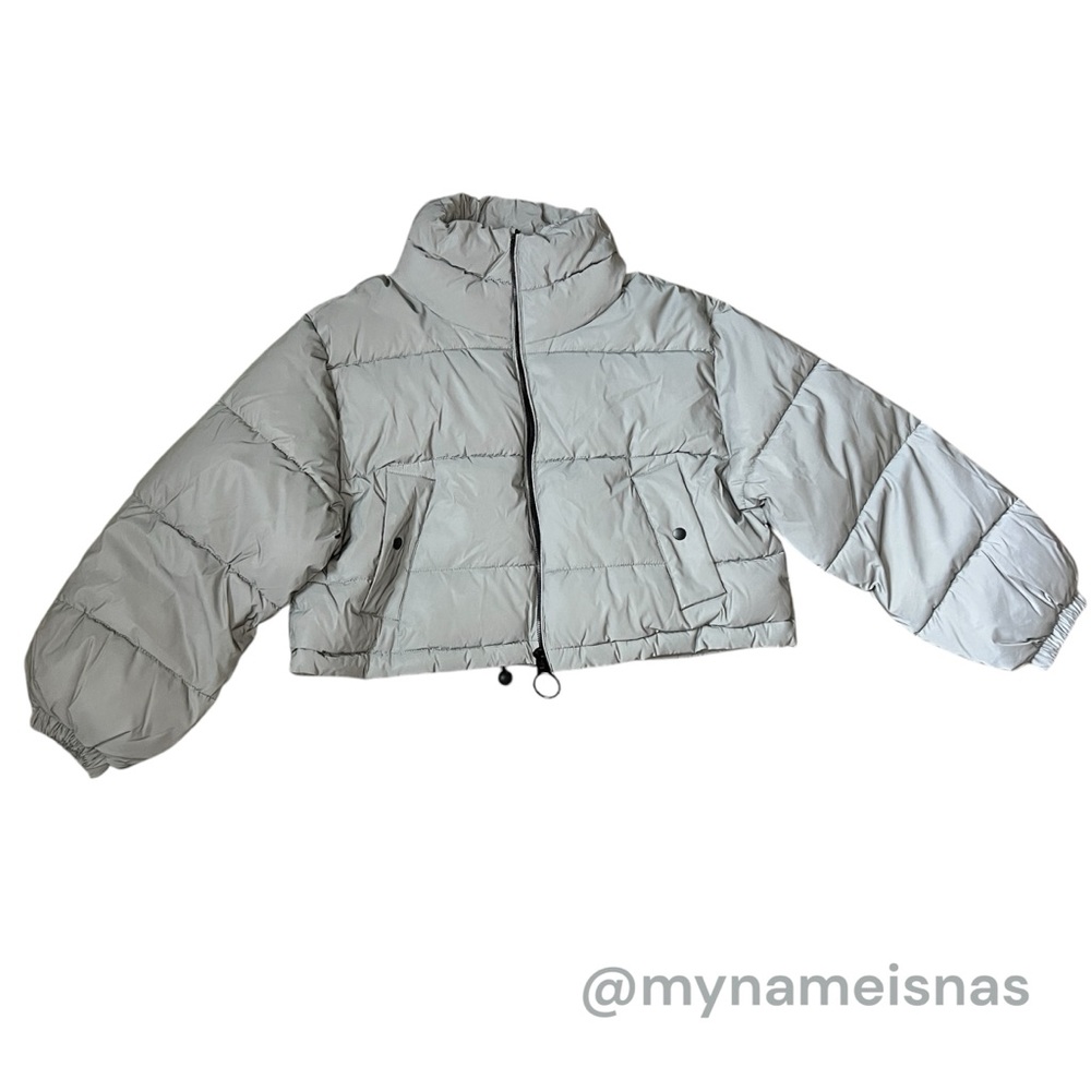 SOLD Reflective Cropped Puffer Jacket NWT Pull and Bear Sz L